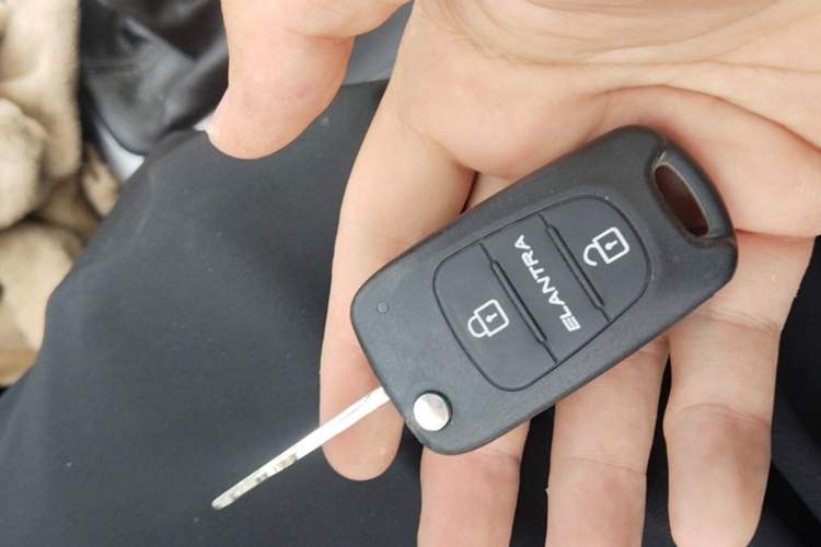 Used Hyundai Celesta 2011 1.6L Manual Luxury Model Vehicle Key