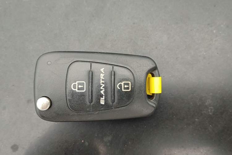 Used Hyundai Celesta 2011 1.6L Manual Comfort Edition Vehicle Key