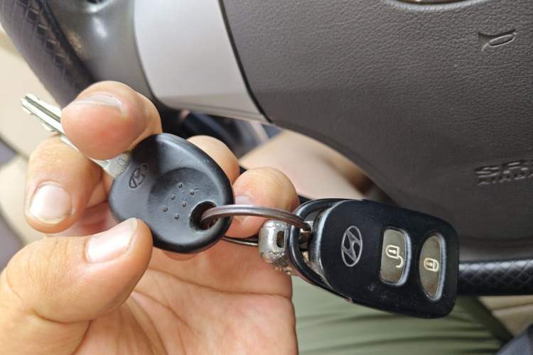 Used Hyundai Celesta 2011 1.6L Manual Luxury Model Vehicle Key