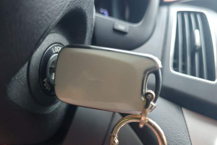 Used Hyundai Celesta 2011 1.6L Automatic Comfort Edition Vehicle Key