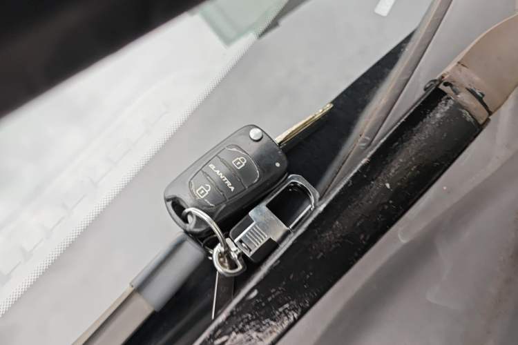Used Hyundai Celesta 2011 1.6L Manual Luxury Model Vehicle Key