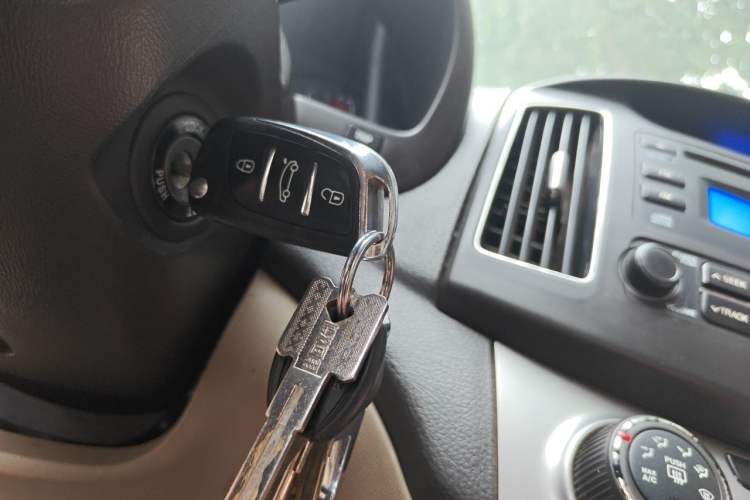 Used Hyundai Celesta 2011 1.6L Manual Comfort Edition Vehicle Key