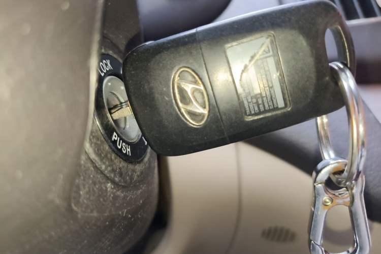 Used Hyundai Celesta 2011 1.6L Manual Comfort Edition Vehicle Key