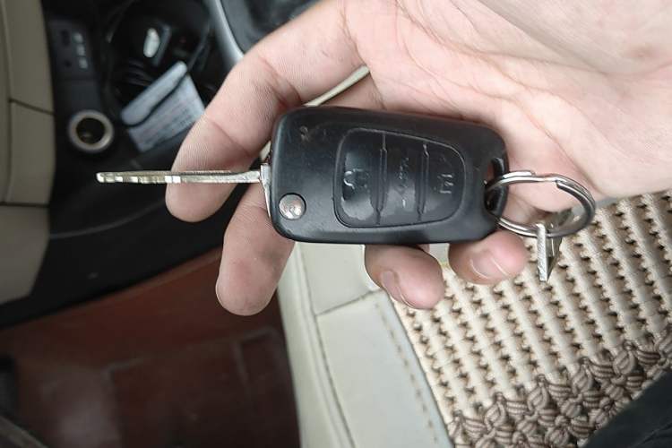 Used Hyundai Celesta 2011 1.6L Manual Comfort Edition Vehicle Key