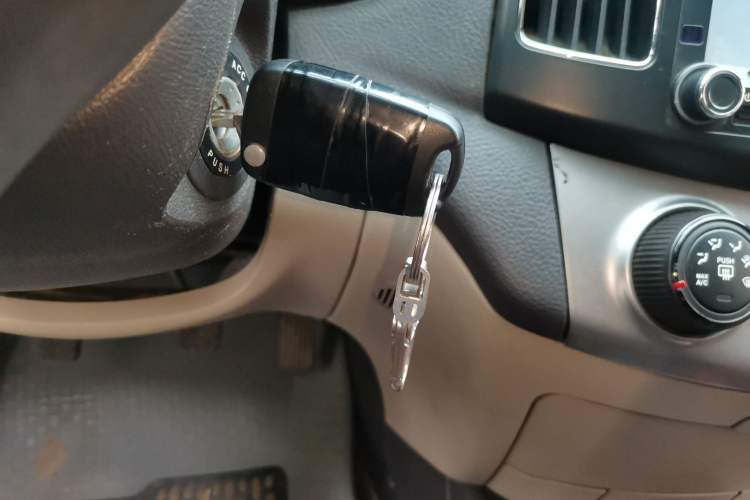Used Hyundai Celesta 2011 1.6L Manual Luxury Model Vehicle Key