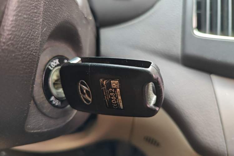 Used Hyundai Celesta 2011 1.6L Manual Comfort Edition Vehicle Key