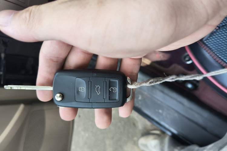 Used Hyundai Celesta 2011 1.6L Automatic Comfort Edition Vehicle Key