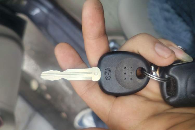 Used Hyundai Celesta 2011 1.6L Manual Comfort Edition Vehicle Key