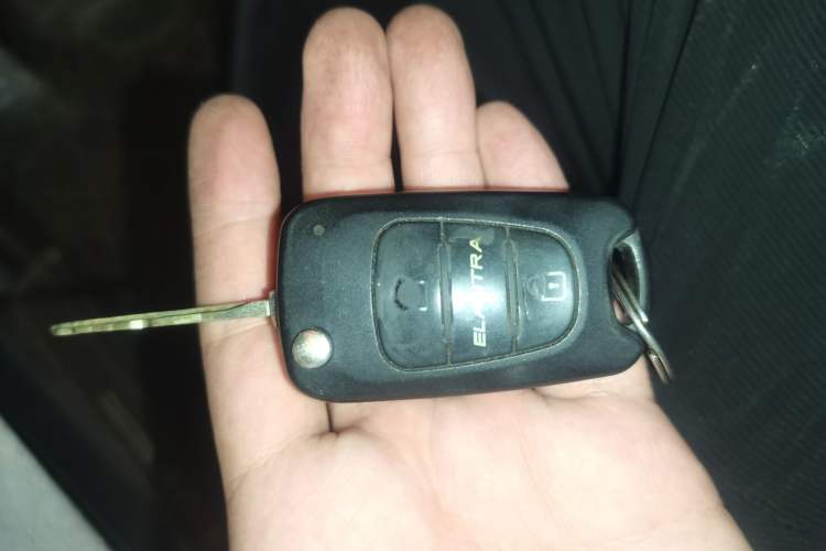 Used Hyundai Celesta 2011 1.6L Manual Comfort Edition Vehicle Key