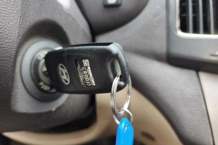 Used Hyundai Celesta 2011 1.6L Manual Comfort Edition Vehicle Key