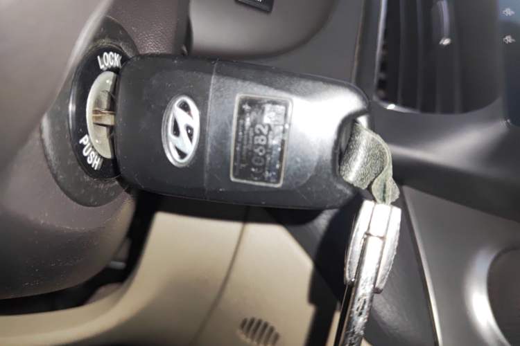 Used Hyundai Celesta 2011 1.6L Manual Comfort Edition Vehicle Key