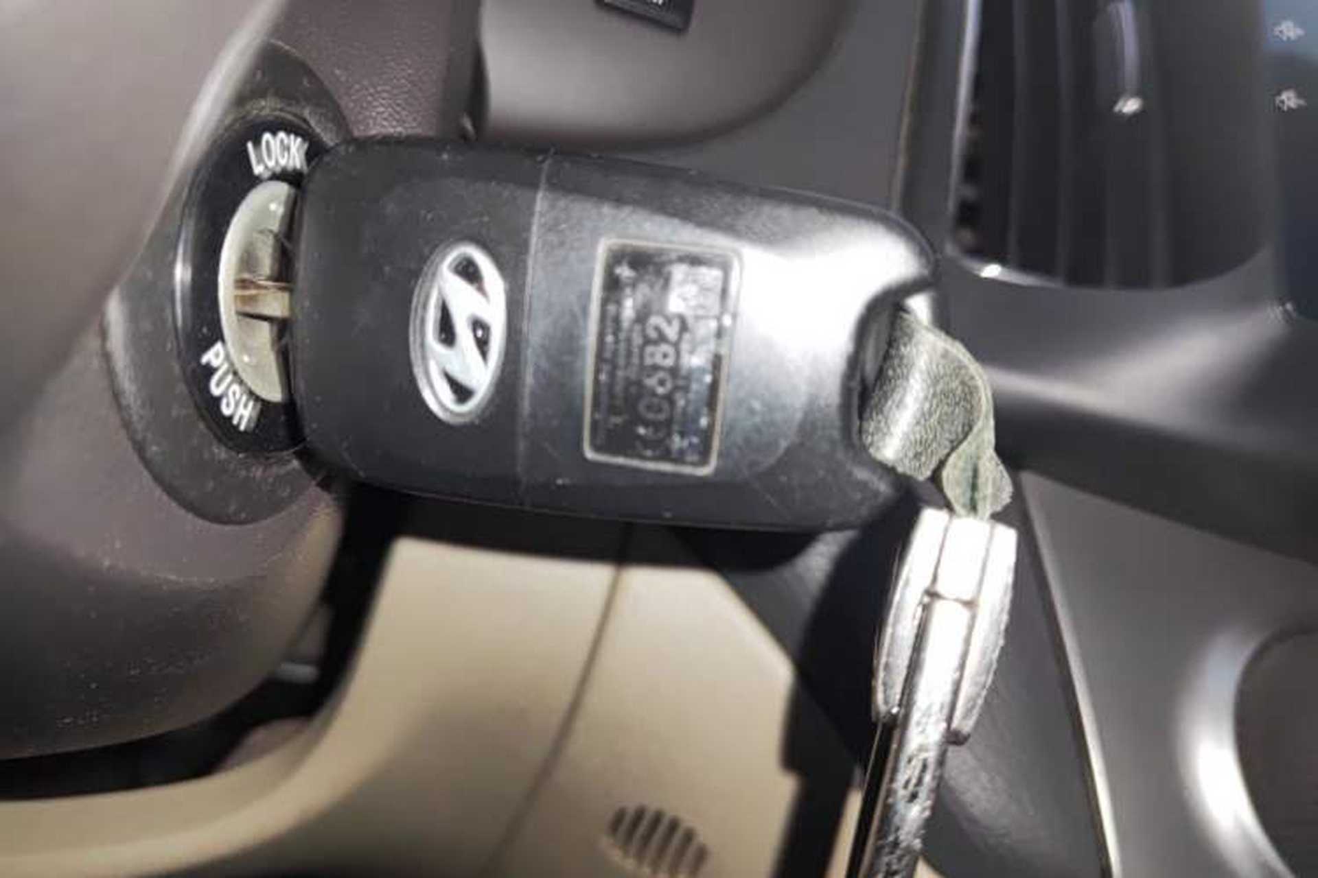 Used Hyundai Celesta 2011 1.6L Manual Comfort Edition Vehicle Key