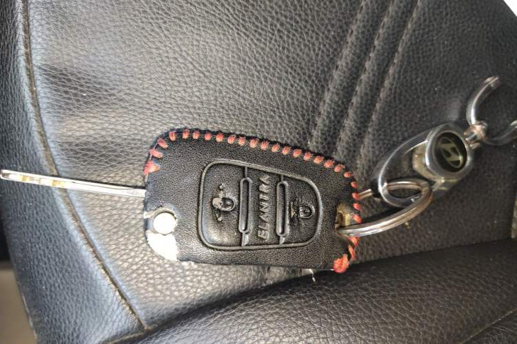 Used Hyundai Celesta 2011 1.6L Manual Comfort Edition Vehicle Key