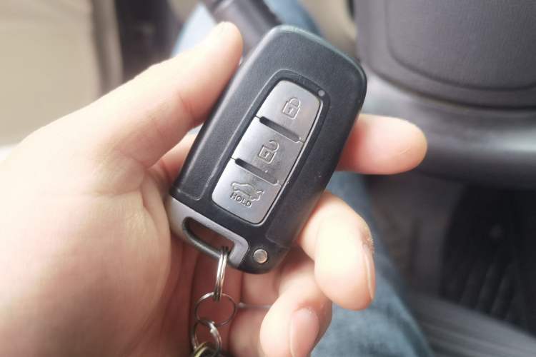 Used Hyundai Celesta 2011 1.6L Automatic Top-Tier Version Vehicle Key