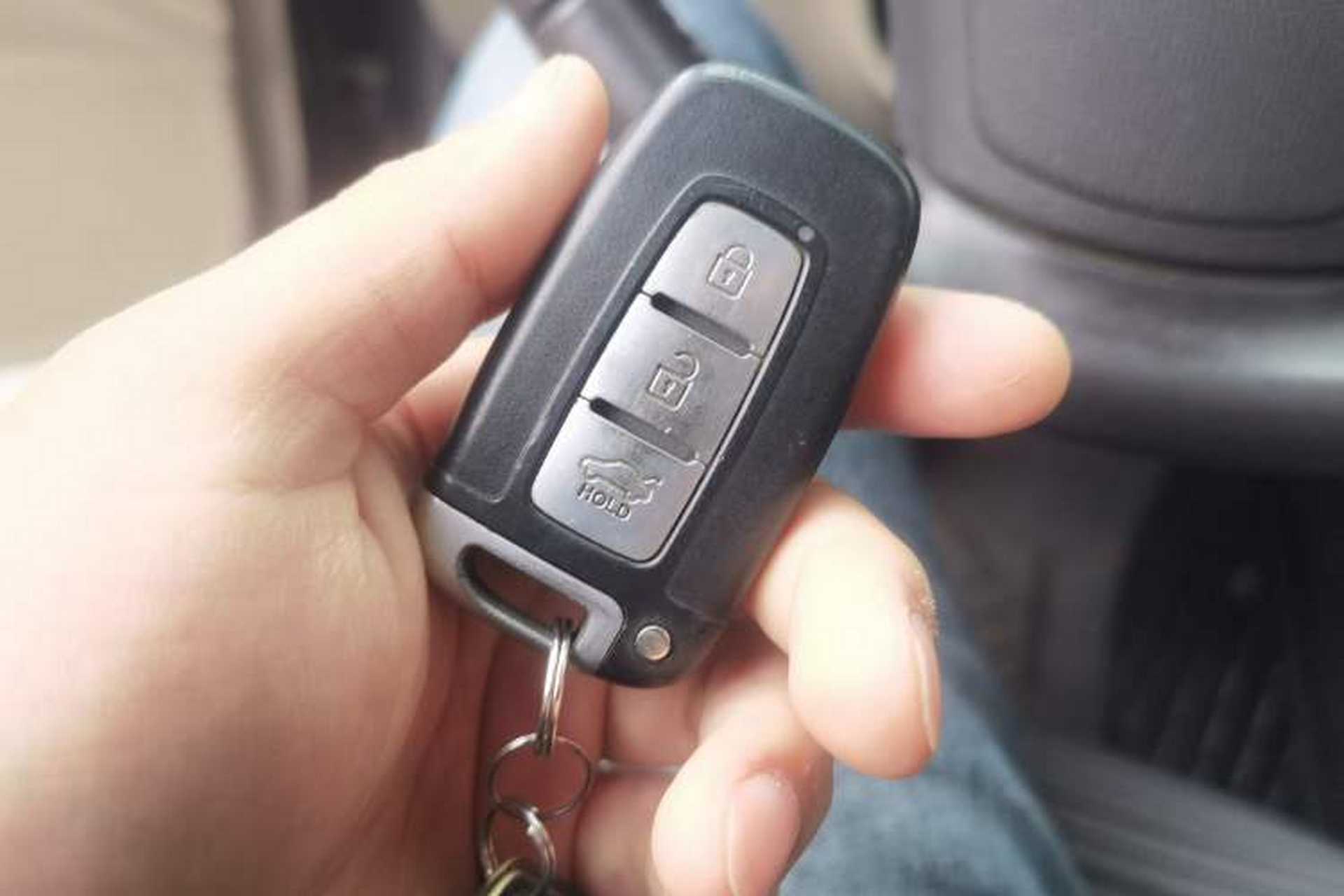 Used Hyundai Celesta 2011 1.6L Automatic Top-Tier Version Vehicle Key