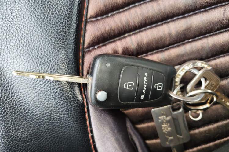 Used Hyundai Celesta 2011 1.6L Manual Comfort Edition Vehicle Key