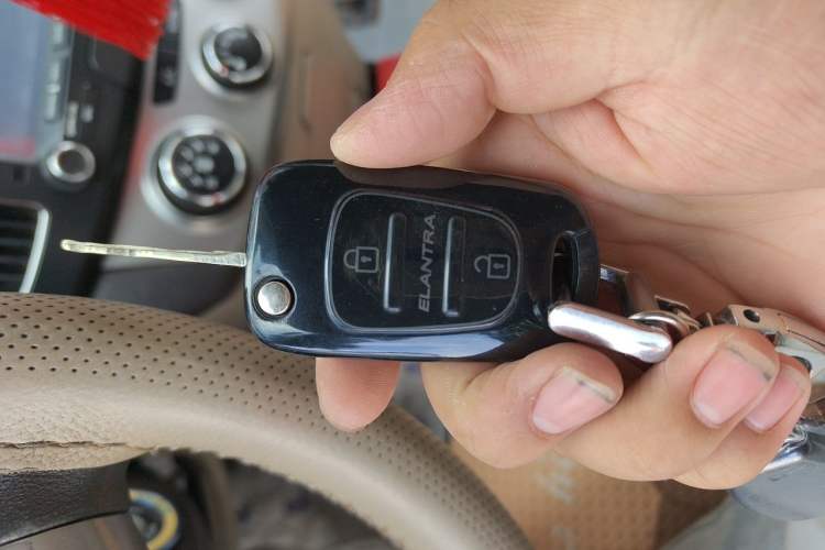 Used Hyundai Celesta 2011 1.6L Manual Comfort Edition Vehicle Key