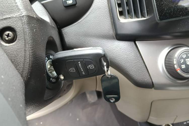 Used Hyundai Celesta 2011 1.6L Manual Comfort Edition Vehicle Key