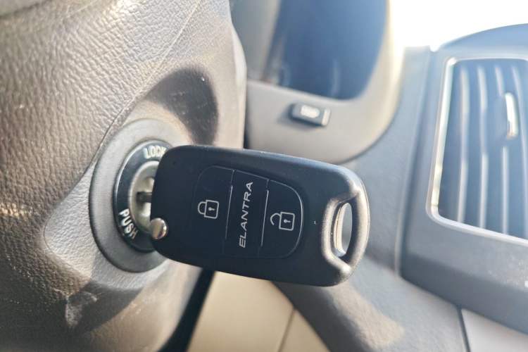 Used Hyundai Celesta 2011 1.6L Manual Comfort Edition Vehicle Key
