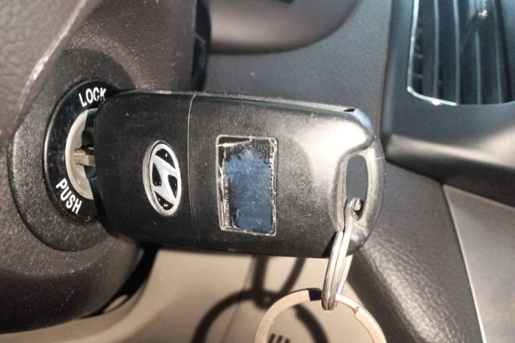 Used Hyundai Celesta 2011 1.6L Manual Comfort Edition Vehicle Key