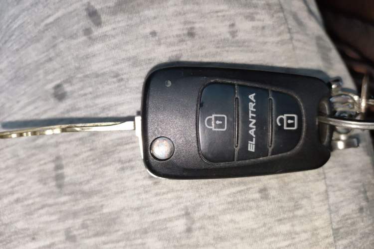 Used Hyundai Celesta 2011 1.6L Manual Comfort Edition Vehicle Key