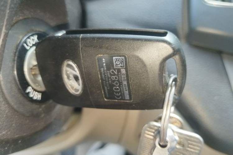 Used Hyundai Celesta 2011 1.6L Manual Comfort Edition Vehicle Key