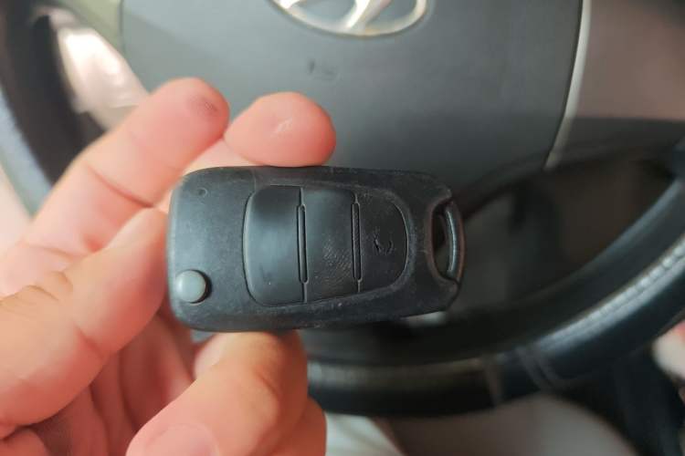 Used Hyundai Celesta 2011 1.6L Manual Comfort Edition Vehicle Key