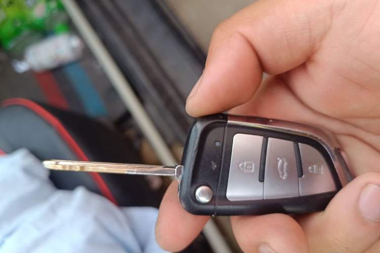 Used Hyundai Celesta 2011 1.6L Manual Comfort Edition Vehicle Key