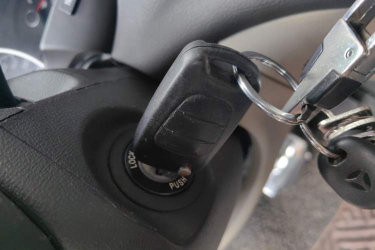 Used Hyundai Celesta 2011 1.6L Automatic Comfort Edition Vehicle Key