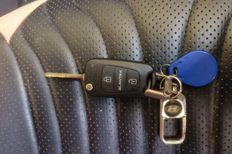 Used Hyundai Celesta 2011 1.6L Manual Top Trim Vehicle Key