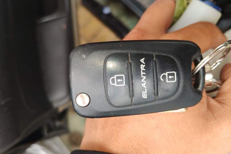 Used Hyundai Celesta 2011 1.6L Manual Comfort Edition Vehicle Key