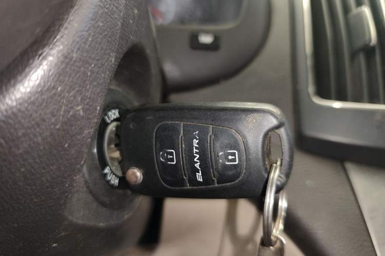 Used Hyundai Celesta 2011 1.6L Manual Comfort Edition Vehicle Key