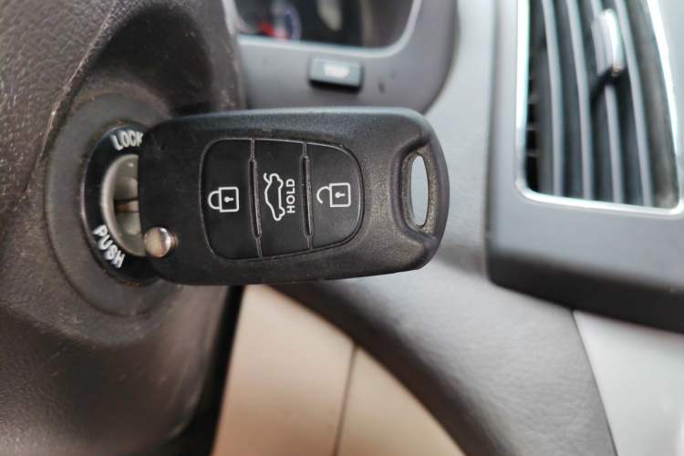 Used Hyundai Celesta 2011 1.6L Manual Comfort Edition Vehicle Key