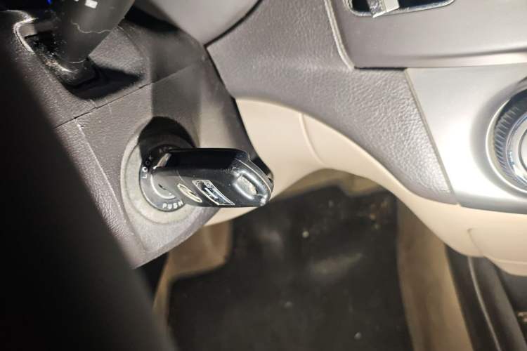 Used Hyundai Celesta 2011 1.6L Manual Luxury Model Vehicle Key