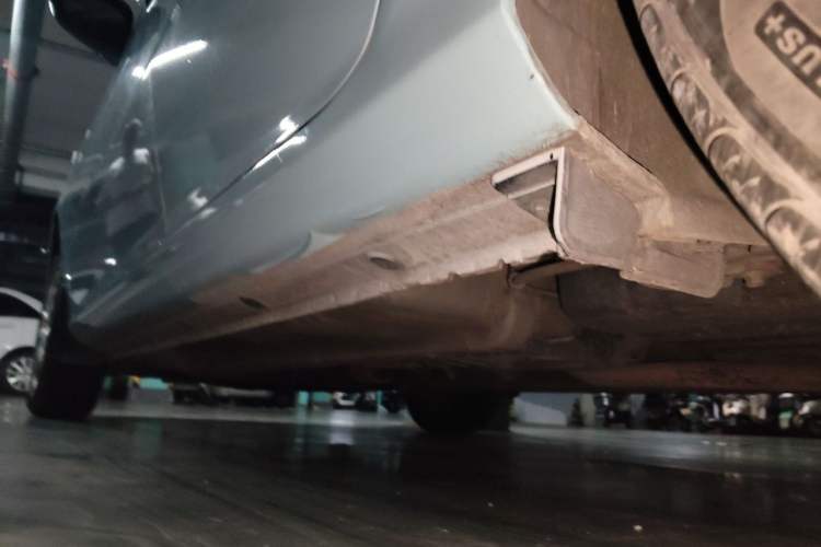 Used Hyundai Celesta 2011 1.6L Manual Comfort Edition Chassis Rear Left
