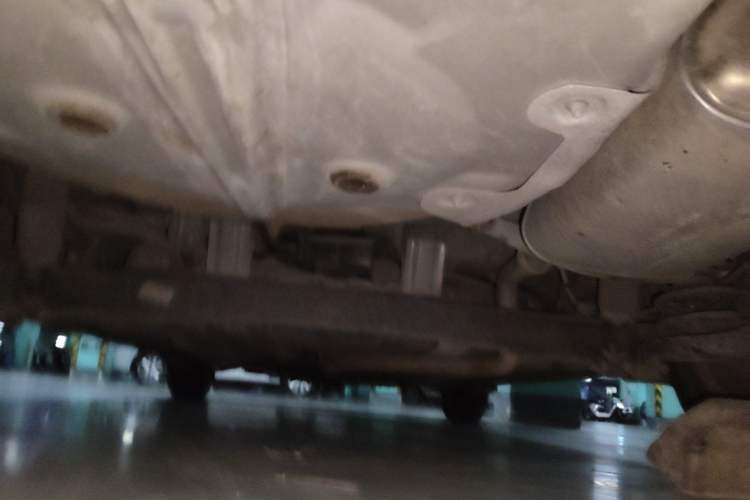 Used Hyundai Celesta 2011 1.6L Manual Comfort Edition Chassis Rear Right