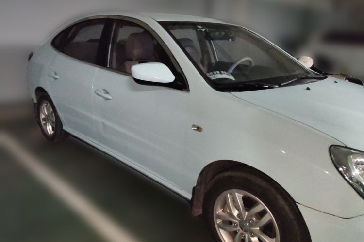 Used Hyundai Celesta 2011 1.6L Manual Comfort Edition Front Right 45 Deg
