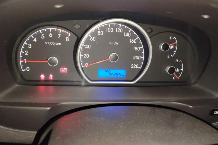 Used Hyundai Celesta 2011 1.6L Manual Comfort Edition Odometer Close Up