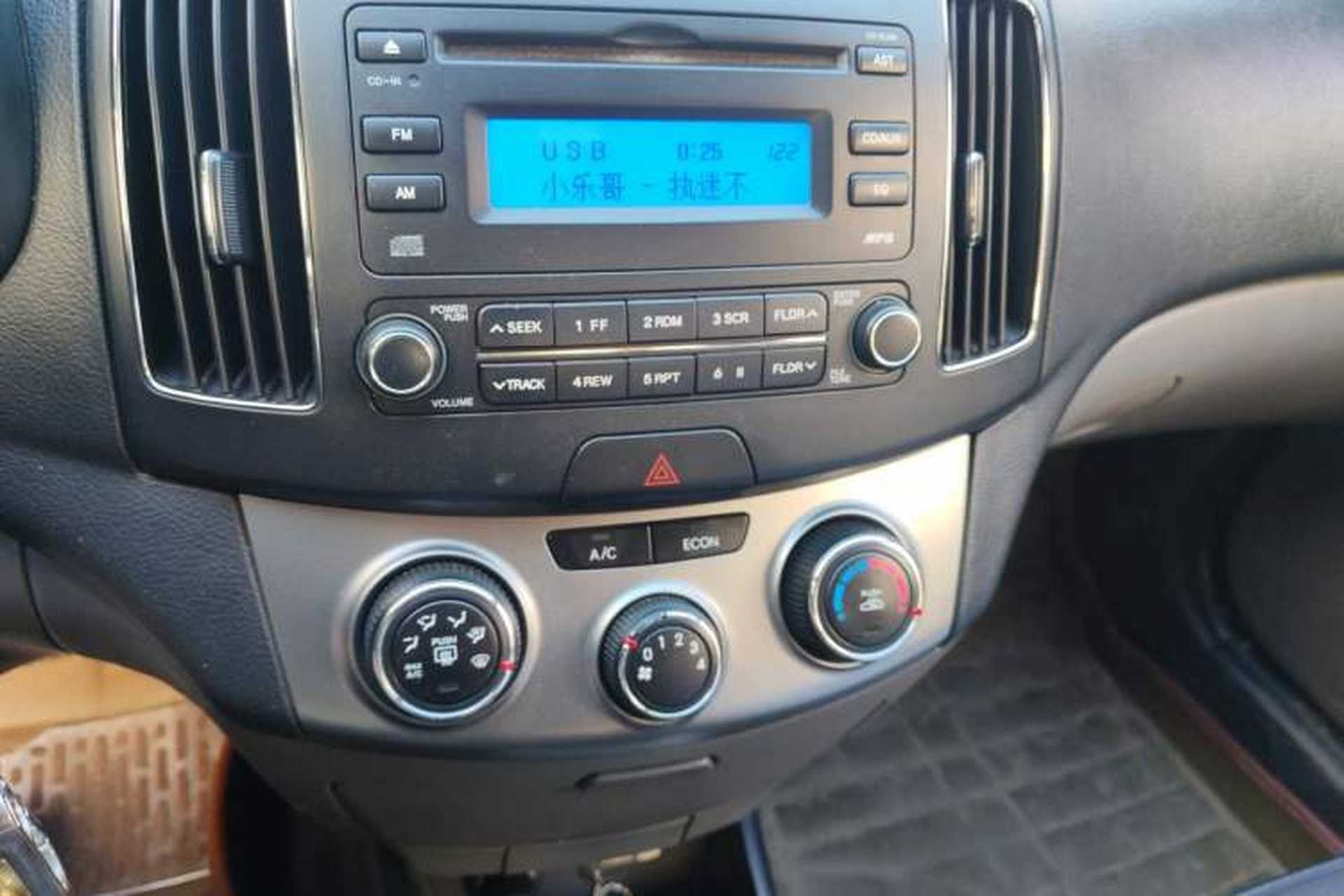 Used Hyundai Celesta 2011 1.6L Manual Comfort Edition Audio And AC Panel