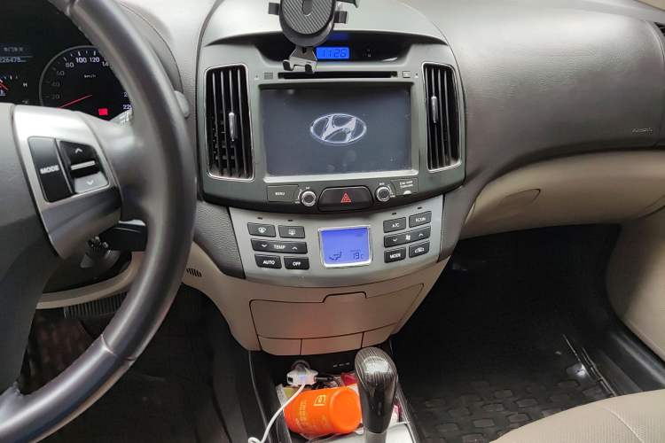 Used Hyundai Celesta 2011 1.6L Automatic Luxury Version Audio And AC Panel