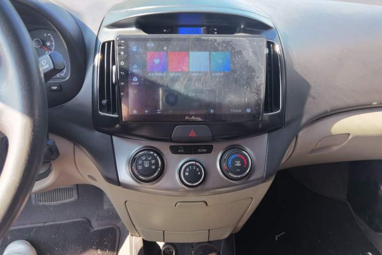 Used Hyundai Celesta 2011 1.6L Automatic Comfort Edition Audio And AC Panel