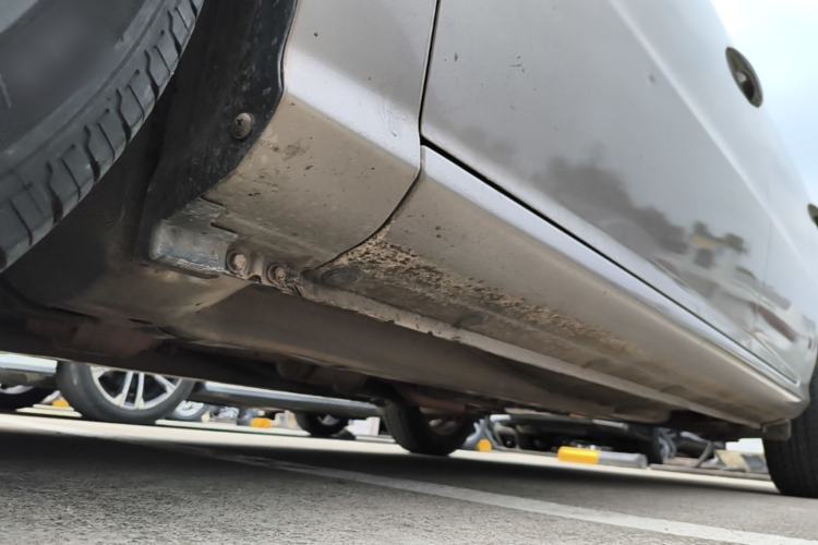 Used Hyundai Celesta 2011 1.6L Manual Comfort Edition Chassis Front Left