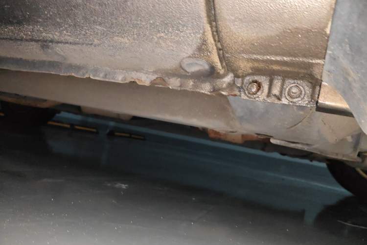 Used Hyundai Celesta 2011 1.6L Automatic Luxury Version Chassis Front Right