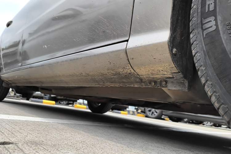 Used Hyundai Celesta 2011 1.6L Manual Comfort Edition Chassis Front Right