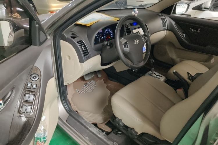 Used Hyundai Celesta 2011 1.6L Automatic Luxury Version Driver Seat