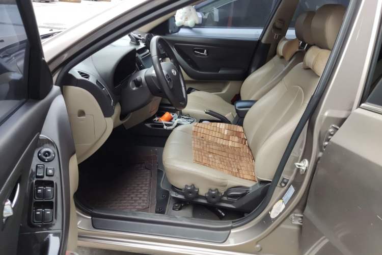 Used Hyundai Celesta 2011 1.6L Automatic Luxury Version Driver Seat