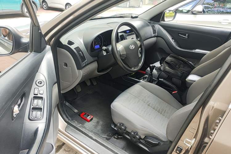 Used Hyundai Celesta 2011 1.6L Manual Luxury Model Driver Seat