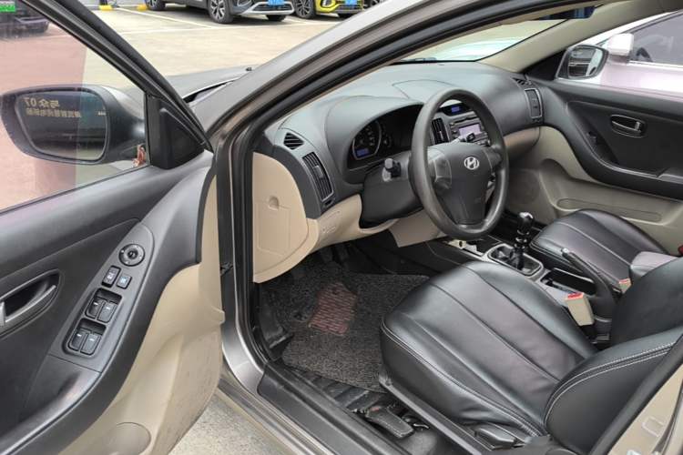 Used Hyundai Celesta 2011 1.6L Manual Comfort Edition Driver Seat