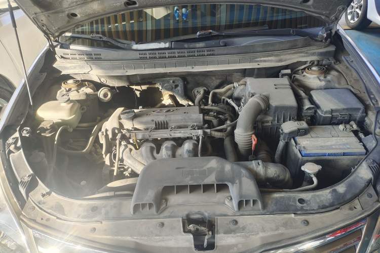 Used Hyundai Celesta 2011 1.6L Automatic Luxury Version Engine Bay