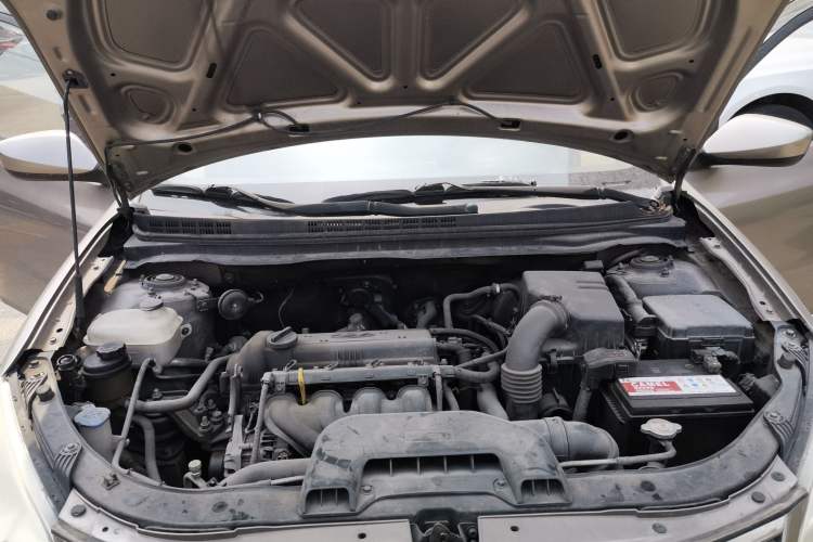 Used Hyundai Celesta 2011 1.6L Manual Comfort Edition Engine Bay